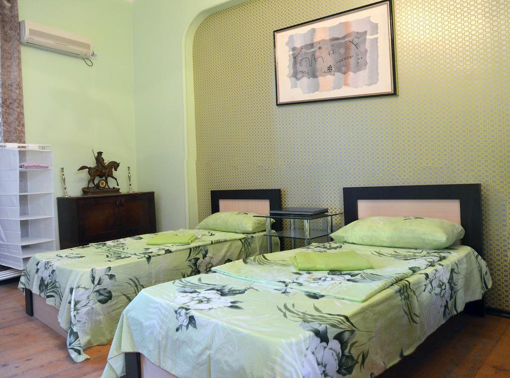 Griboedov Hostel & Suites Tbilisi Bilik gambar