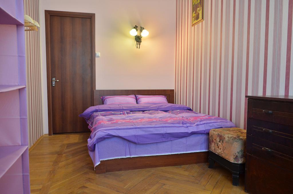 Griboedov Hostel & Suites Tbilisi Bilik gambar
