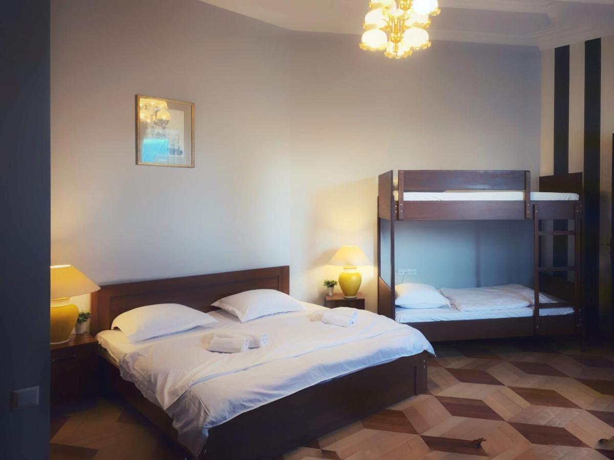 Griboedov Hostel & Suites Tbilisi Luaran gambar